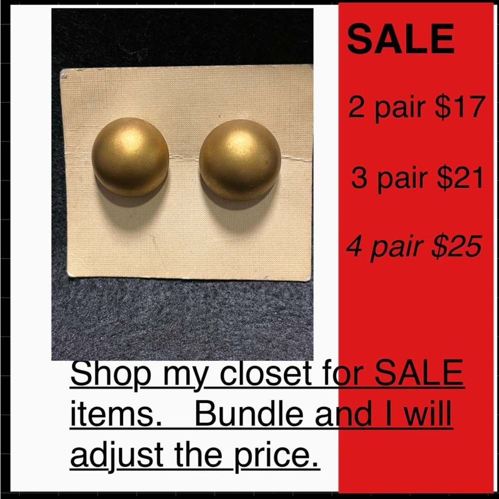 Vintage matte/satin gold tone
"half ball" Earrings, NWT
